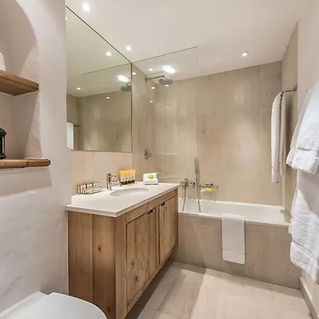 Apartment Bergquelle With Private Pool & In The Heart Of The Mountains Ramsau im Zillertal